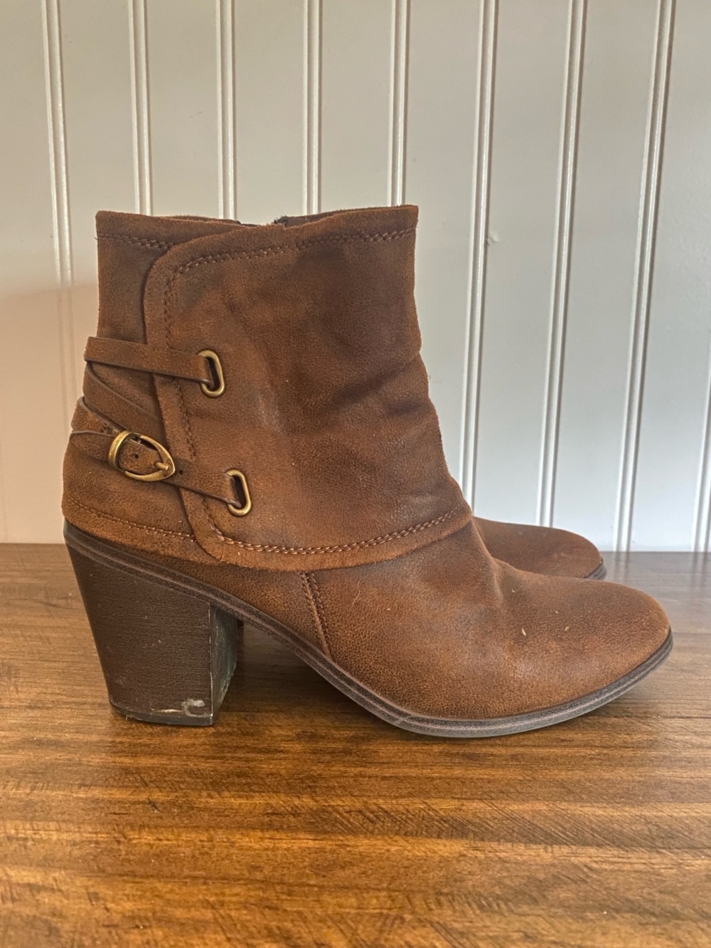 BareTraps Women's size 7.5 Brown Ankle Boots with Buckle Detail - distressed